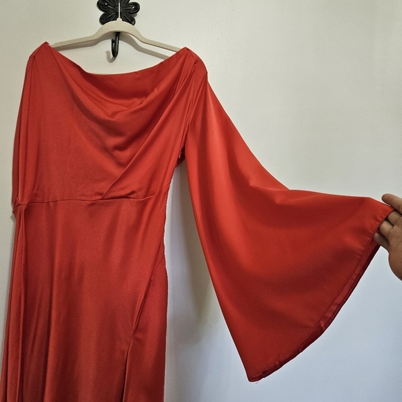 ASOS DESIGN Curve Satin Off The Shoulder Asymmetric Maxi Dress in Red Size 12 - Picture 8 of 13